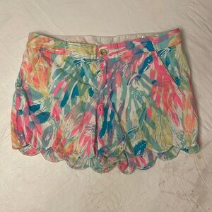 Lilly Pulitzer shorts. Size 4. Scalloped hem.